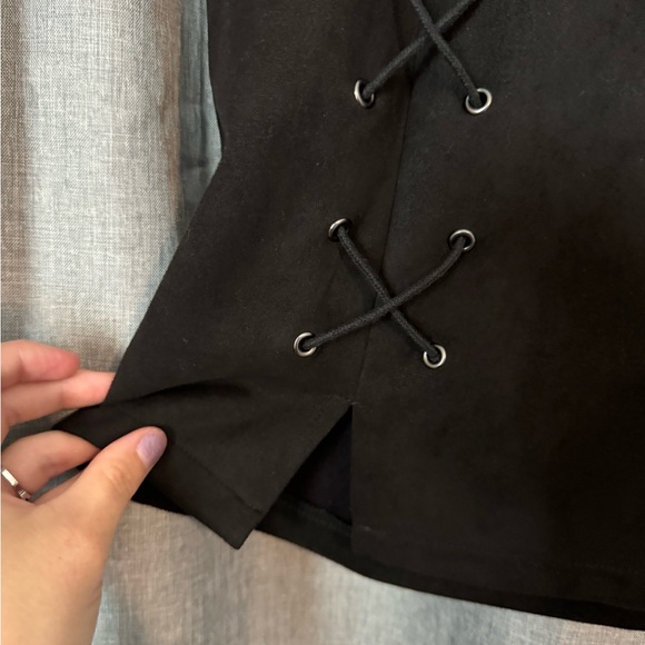 Black MiniSkirt with Ties - Picture 4 of 4